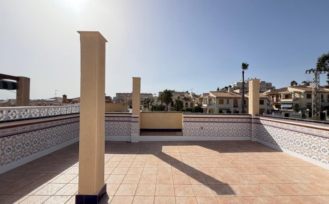 Resale - Town House -
Torrevieja - Miramar - Torre Del Moro