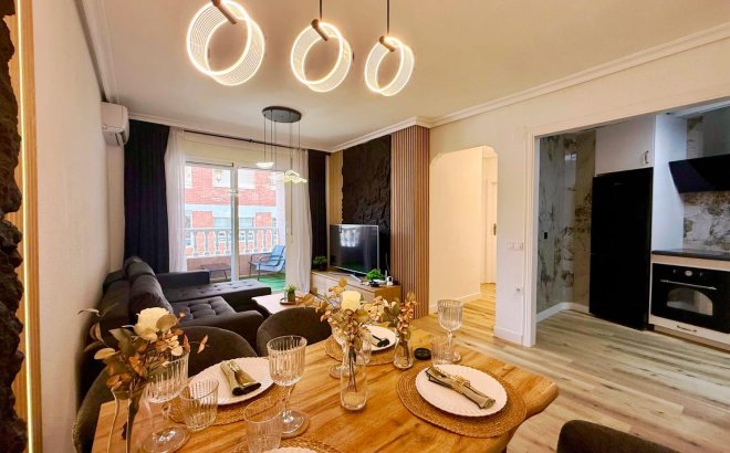Resale - Apartment -
Torrevieja - Playa del Cura