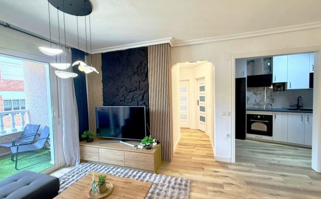 Resale - Apartment -
Torrevieja - Playa del Cura