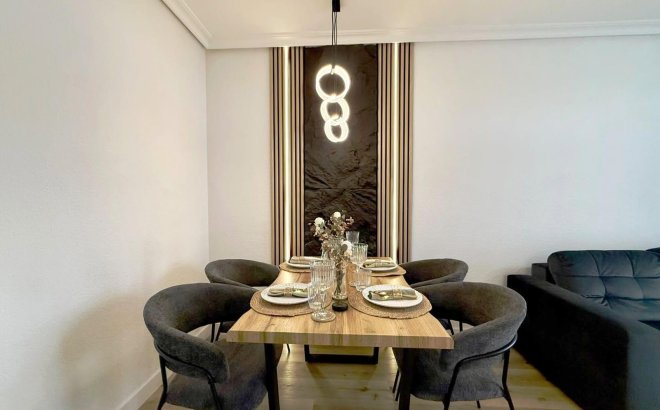 Resale - Apartment -
Torrevieja - Playa del Cura