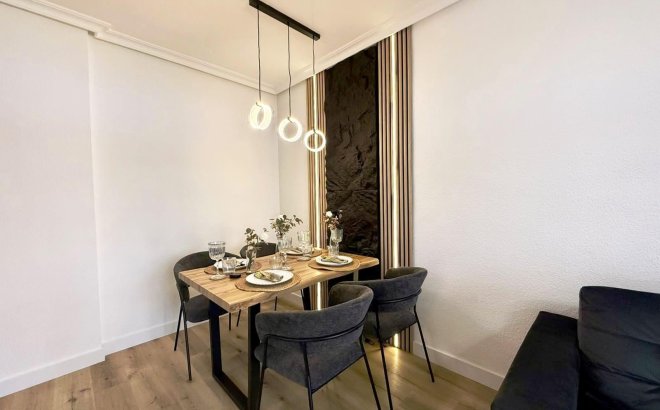 Resale - Apartment -
Torrevieja - Playa del Cura