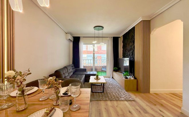 Resale - Apartment -
Torrevieja - Playa del Cura