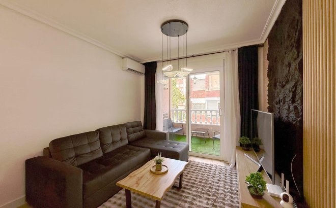 Resale - Apartment -
Torrevieja - Playa del Cura