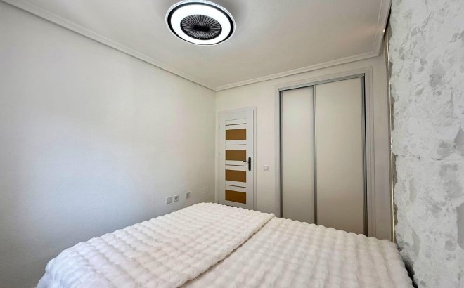 Resale - Apartment -
Torrevieja - Playa del Cura
