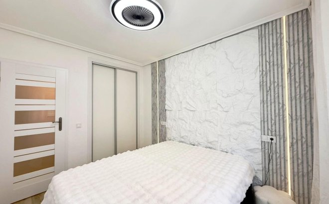 Resale - Apartment -
Torrevieja - Playa del Cura