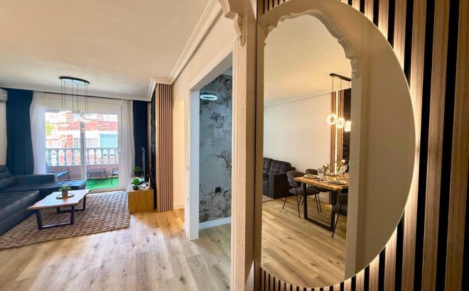 Resale - Apartment -
Torrevieja - Playa del Cura