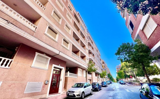 Resale - Apartment -
Torrevieja - Playa del Cura