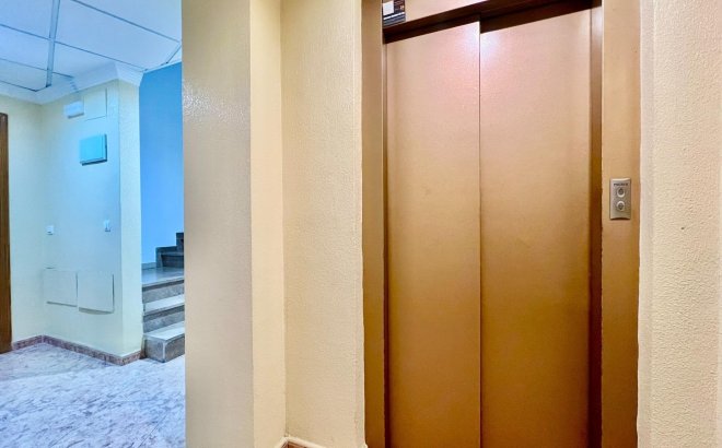 Resale - Apartment -
Torrevieja - Playa del Cura