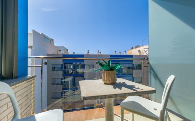 Resale - Apartment -
Torrevieja - Playa de los Locos