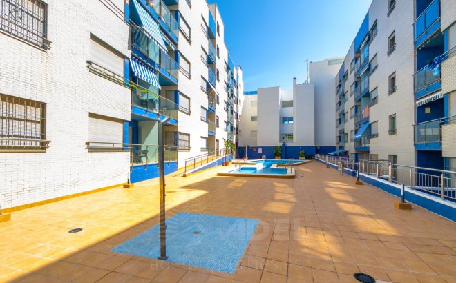 Resale - Apartment -
Torrevieja - Playa de los Locos