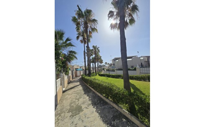 Resale - Bungalow -
Torrevieja - Los Balcones
