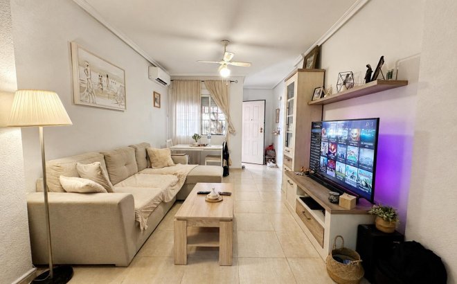 Resale - Bungalow -
Orihuela Costa - Los Altos