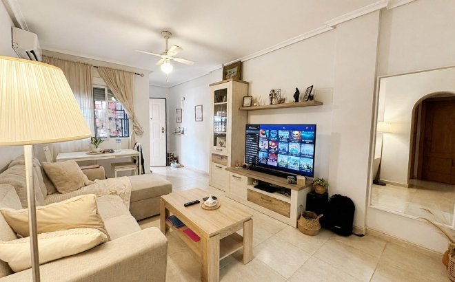 Resale - Bungalow -
Orihuela Costa - Los Altos