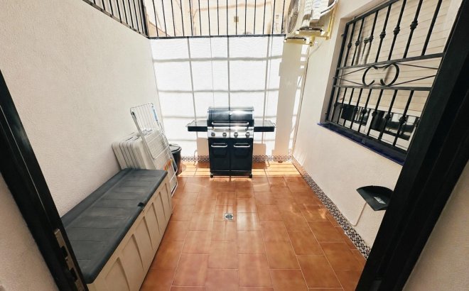 Resale - Bungalow -
Orihuela Costa - Los Altos