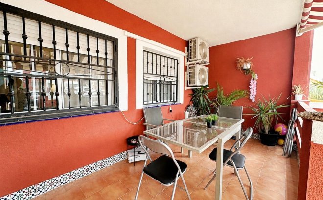 Resale - Bungalow -
Orihuela Costa - Los Altos