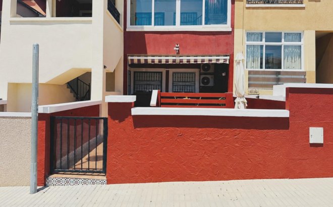 Resale - Bungalow -
Orihuela Costa - Los Altos