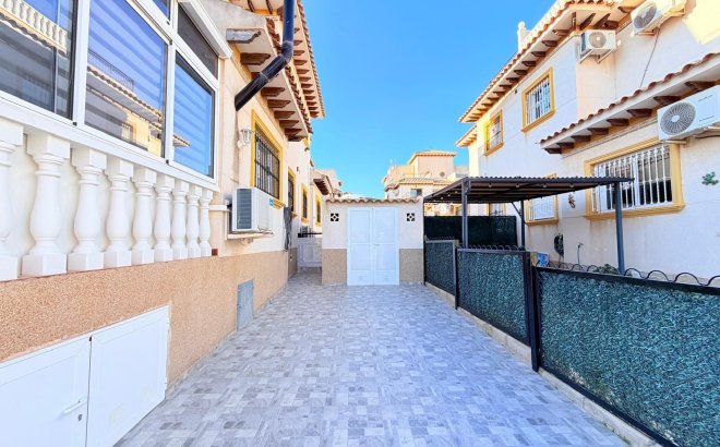 Resale - Town House -
Orihuela Costa - Las Filipinas