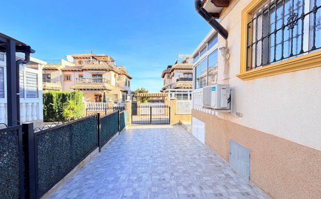 Resale - Town House -
Orihuela Costa - Las Filipinas