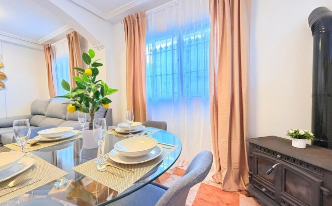 Resale - Town House -
Orihuela Costa - Las Filipinas