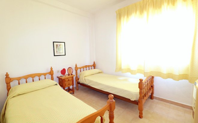 Resale - Bungalow -
Torrevieja - El Acequión - Los Náufragos