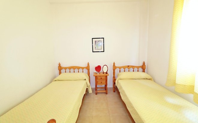 Resale - Bungalow -
Torrevieja - El Acequión - Los Náufragos
