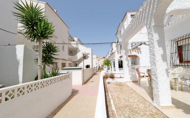 Resale - Bungalow -
Torrevieja - El Acequión - Los Náufragos