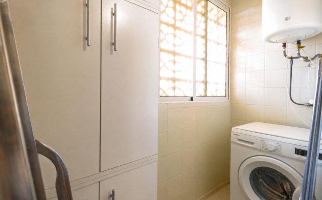 Resale - Apartment -
Torrevieja - Acequion