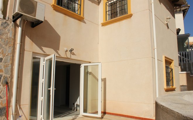Resale - Villa -
La Zenia - Costa Blanca