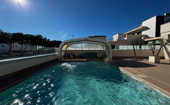 Resale - Villa -
Orihuela Costa - Campoamor