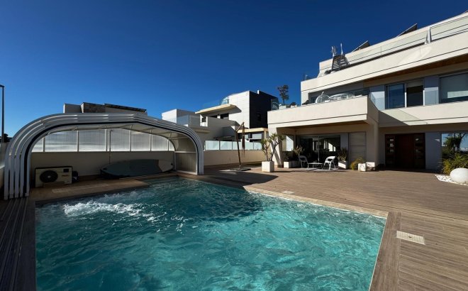 Resale - Villa -
Orihuela Costa - Campoamor
