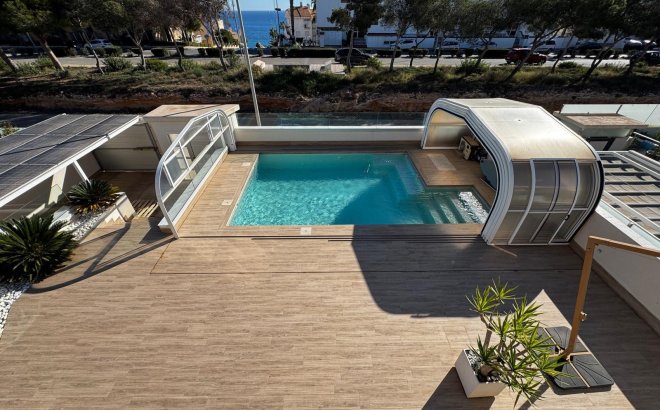 Resale - Villa -
Orihuela Costa - Campoamor