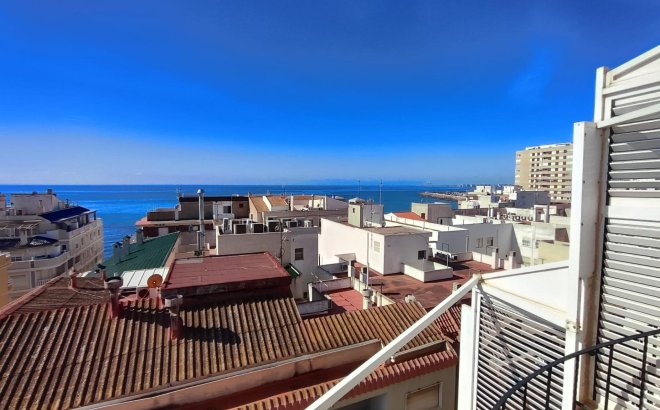 Resale - Penthouse -
Torrevieja - Paseo Maritimo