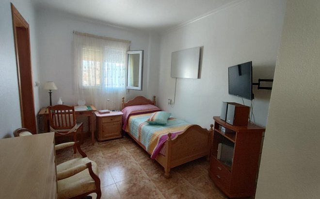 Resale - Penthouse -
Torrevieja - Paseo Maritimo