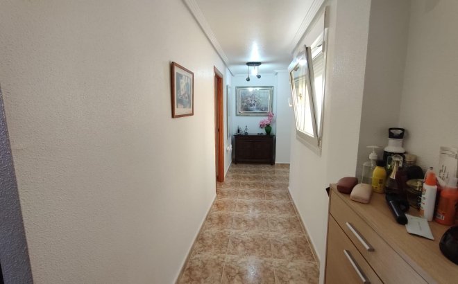 Resale - Penthouse -
Torrevieja - Paseo Maritimo