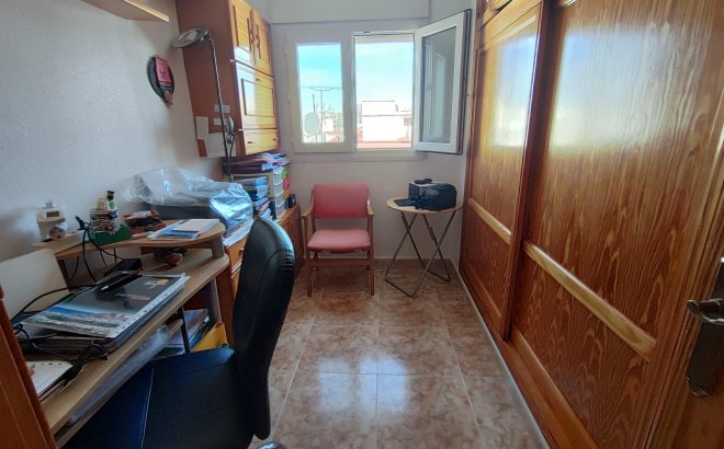 Resale - Penthouse -
Torrevieja - Paseo Maritimo