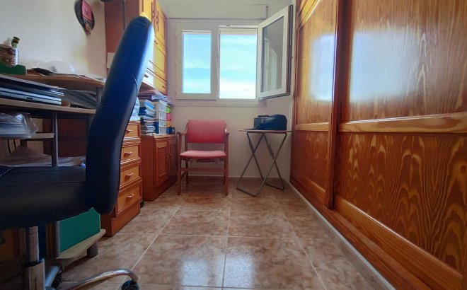 Resale - Penthouse -
Torrevieja - Paseo Maritimo