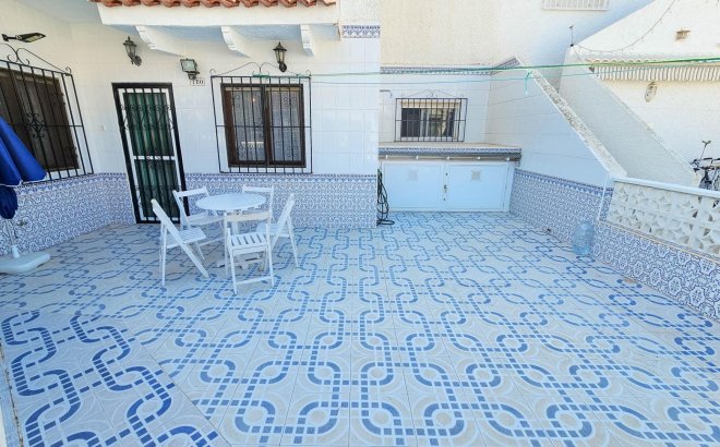 Resale - Bungalow -
Torrevieja - Torretas