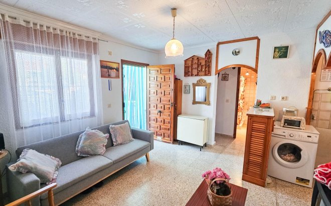 Resale - Bungalow -
Torrevieja - Torretas