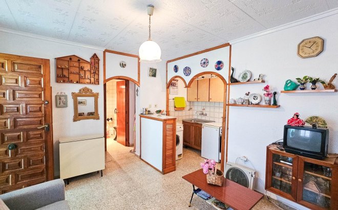 Resale - Bungalow -
Torrevieja - Torretas