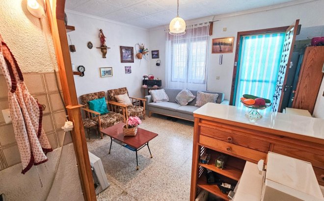 Resale - Bungalow -
Torrevieja - Torretas