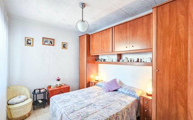 Resale - Bungalow -
Torrevieja - Torretas