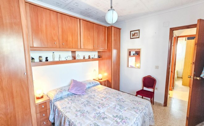 Resale - Bungalow -
Torrevieja - Torretas