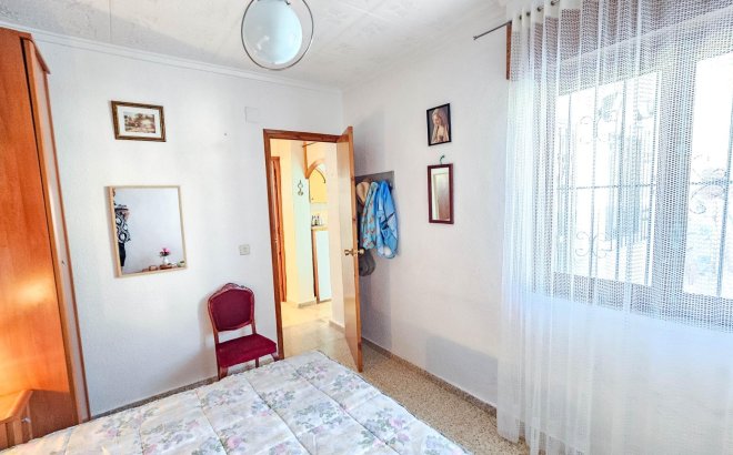 Resale - Bungalow -
Torrevieja - Torretas