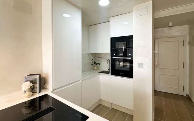 Resale - Apartment -
Torrevieja - Costa Blanca