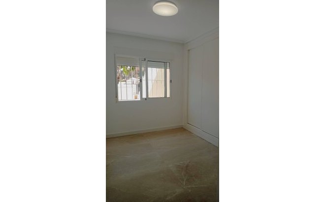 Revente - Town House -
Pilar de la Horadada