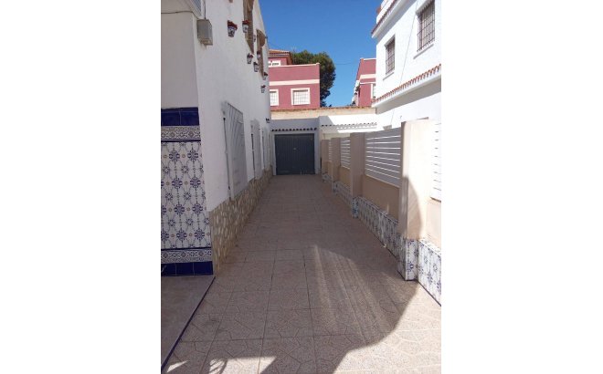 Herverkoop - Town House -
Pilar de la Horadada - Torre De La Horadada