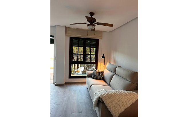 Resale - Bungalow -
Torrevieja - Torre La Mata