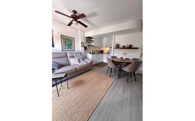 Resale - Bungalow -
Torrevieja - Torre La Mata