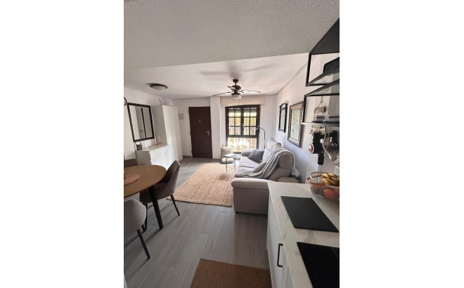 Resale - Bungalow -
Torrevieja - Torre La Mata
