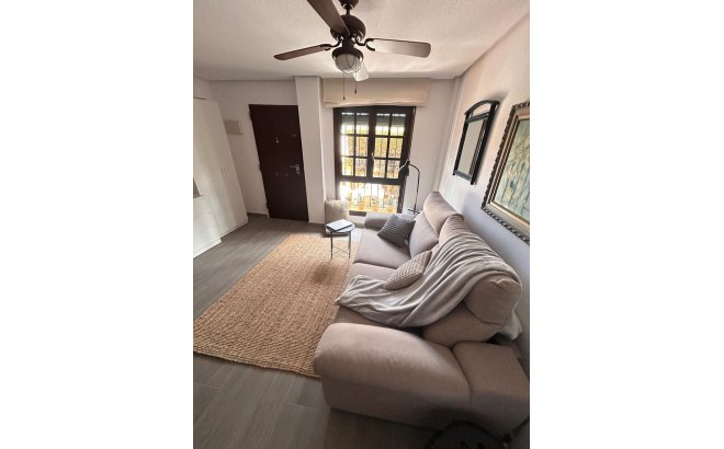Resale - Bungalow -
Torrevieja - Torre La Mata
